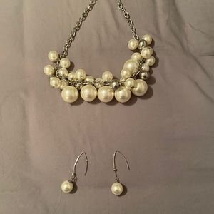 Lañe Bryant Pearl necklace and earrings